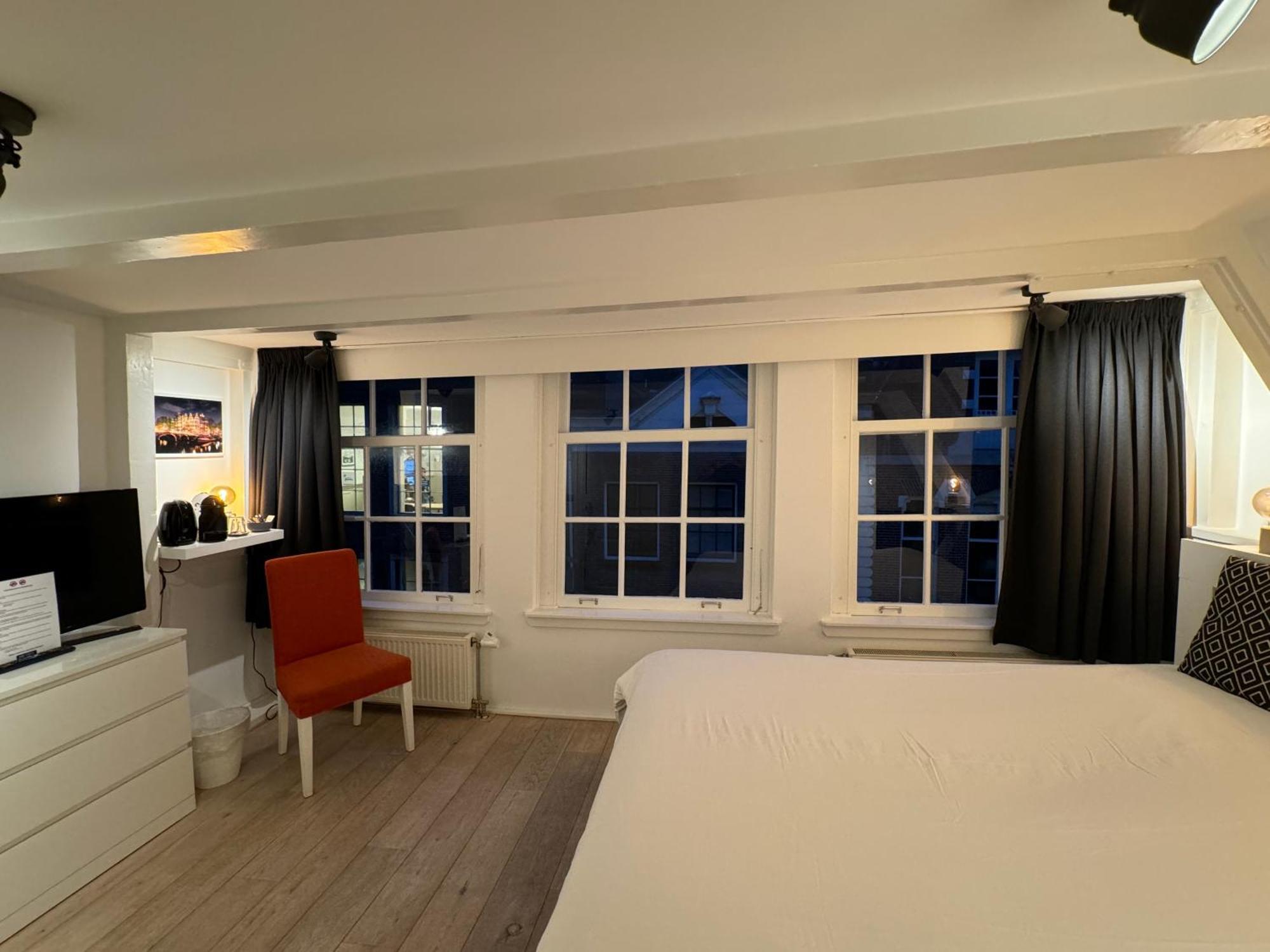 Nine Streets Inn Амстердам Экстерьер фото